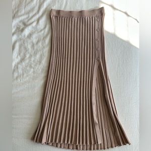 Cider Sweater nude skirt Size Small